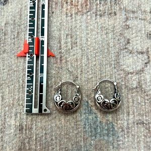 Sculpted loop earrings